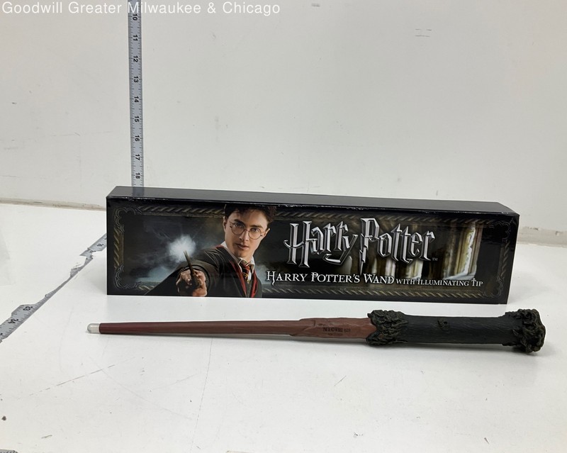 Harry Potter's Wand With Illuminating Tip IOB