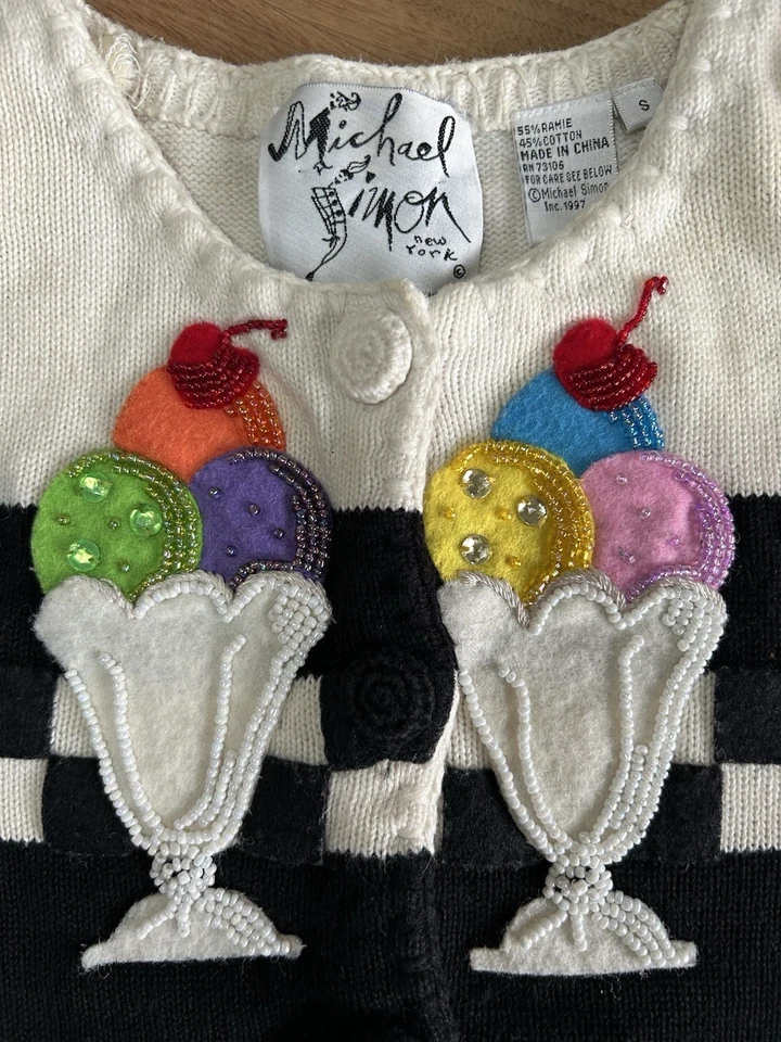 Suéter de Colección Michael Simon Talla Pequeña Helado Helado Cuentas Cerezas Foto 3 de 4