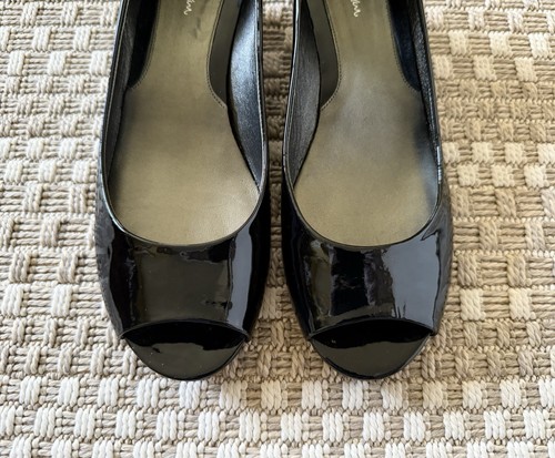 Zapatos de salón COLE HAAN Air Elly Ballet charol negro punta abierta tacón bajo cuña 7,5 - Imagen 3 de 10