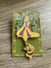Disney Pin - DLP - PTE - The Christmas of Rapunzel Pascal Presents Paris LE 700
