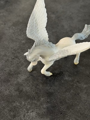 Schleich Pegasus 2004 Blue Sparkle White Winged Flying Horse 6'' Wide