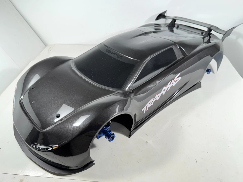 Б/У TRAXXAS XO-1 V1 1/7 ПОЛНЫЙ ПРИВОД ДОРОЖНЫЙ СУПЕРКАР РОЛИКОВЫЙ ПОЛЗУНОК ШАССИ С КОРПУСОМ - Изображение 2 из 4