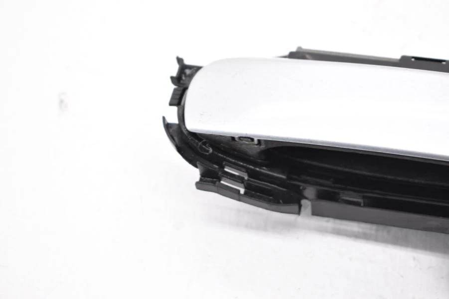 2002-2009 AUDI A4 1.8L TURBO DRIVER LEFT SIDE DOOR HANDLE SILVER Foto 2 de 4