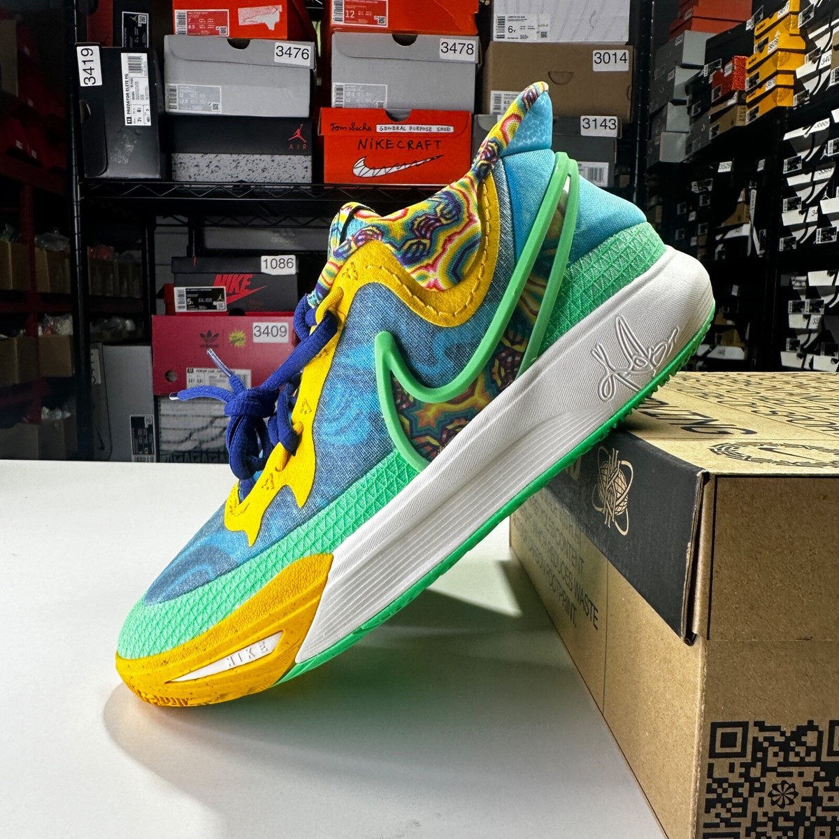 Nike Kyrie Go SE Basketball Shoe Sneaker DV3018-400 Youth Size Green  Blue