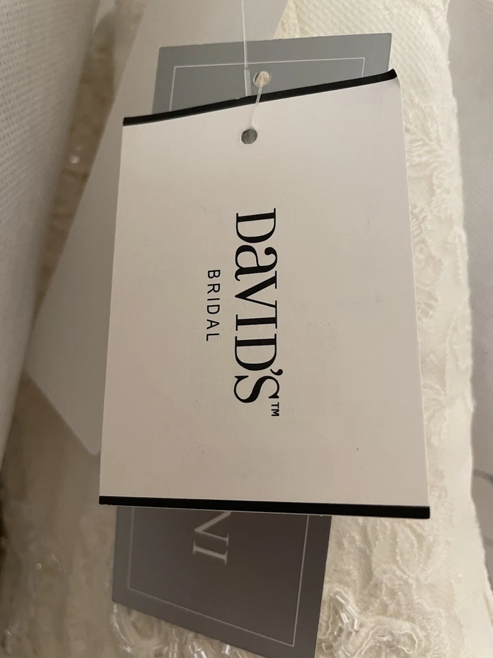 Vestido de novia Oleg Cassini estilo CWG568 talla 10 con vestido de baile sin cordones Foto 3 de 4