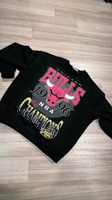 専用ページ　1 Chicago Bulls 1996 ChampionsTNVTEES SweatShirt Vtg black Sz Large