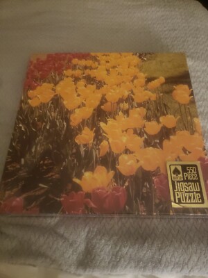 Vintage 1984 '' Dutch Treat'' Red &Yellow Tulips by Hoyle 550pc Jigsaw Puzzle 8035