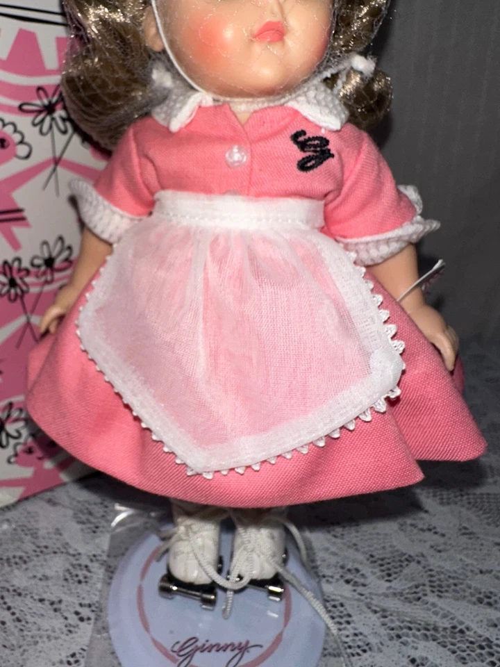 Muñeca Ginny Car Hop 8” de Vogue 1998 en caja con accesorios Foto 3 de 4