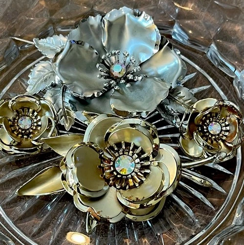 Vintage AB Costume Jewelry Lot Coro Flowers Roses Brooches Earrings Big 4 Pc 🌷