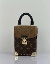 Louis Vuitton Reverse Monogram Camera Box Women's Top Handle Bag B1