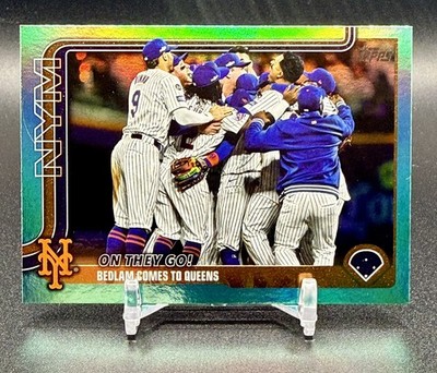 2025 Topps On They Go! Bedlam Comes to Queens Aqua Rainbow Foil #432 Mets