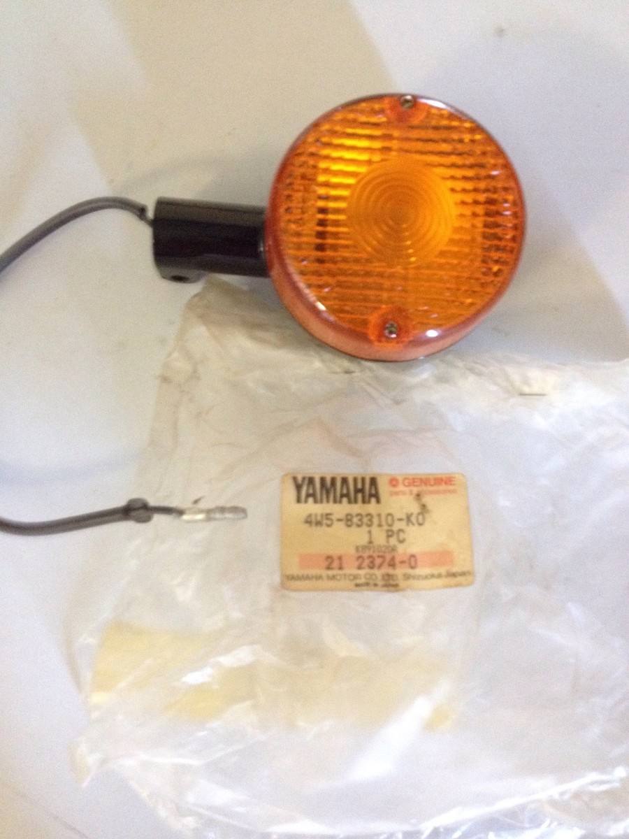 YAMAHA RIGHT FLASHER LITE ASSY XJ650 XJ750 1981-1983 4W5-83330-K0