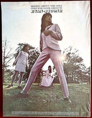 Vogue Magazine ~ November 1, 1966 ~ Veruschka Sophia Loren Doris