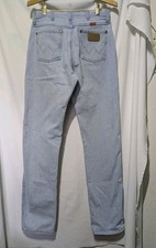 Wrangler Womens Jeans 9 30X33 Straight Leg Denim Light Blue Logo Cowgirl Cotton