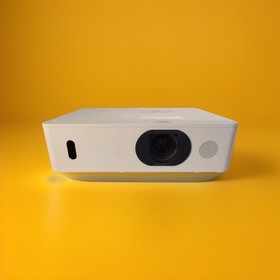 Hitachi CP-WU5505 Conference Room Projector 1920x1200