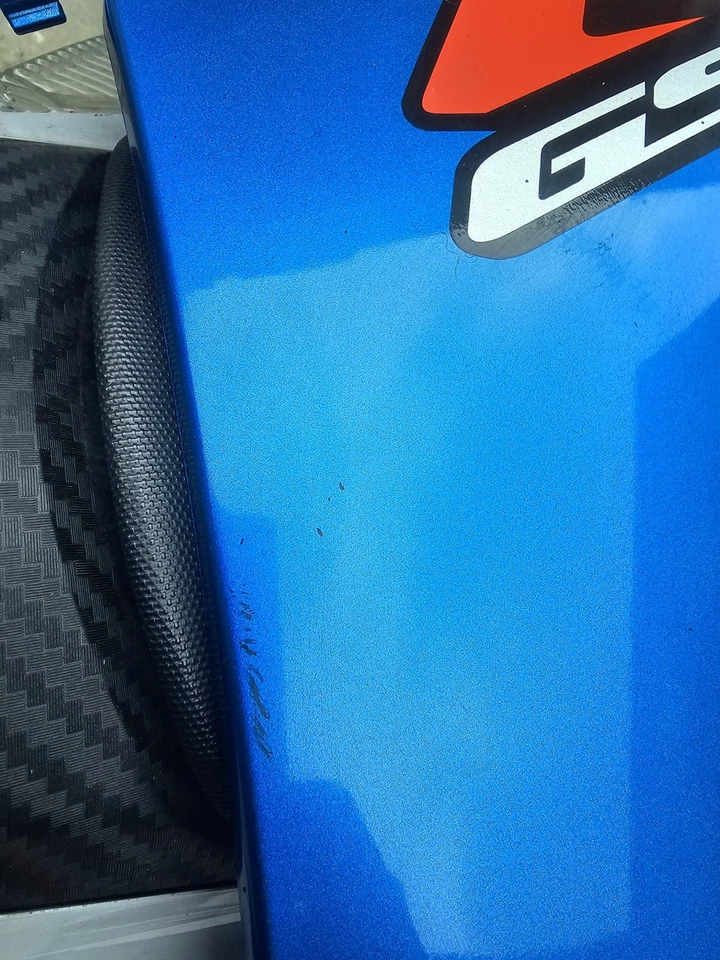 CARENADO LATERAL DERECHO GSXR 600 750 Foto 2 de 4