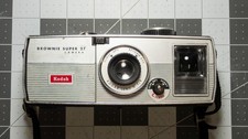 Vintage Kodak Brownie Super 27, 127 roll film camera parts or display only