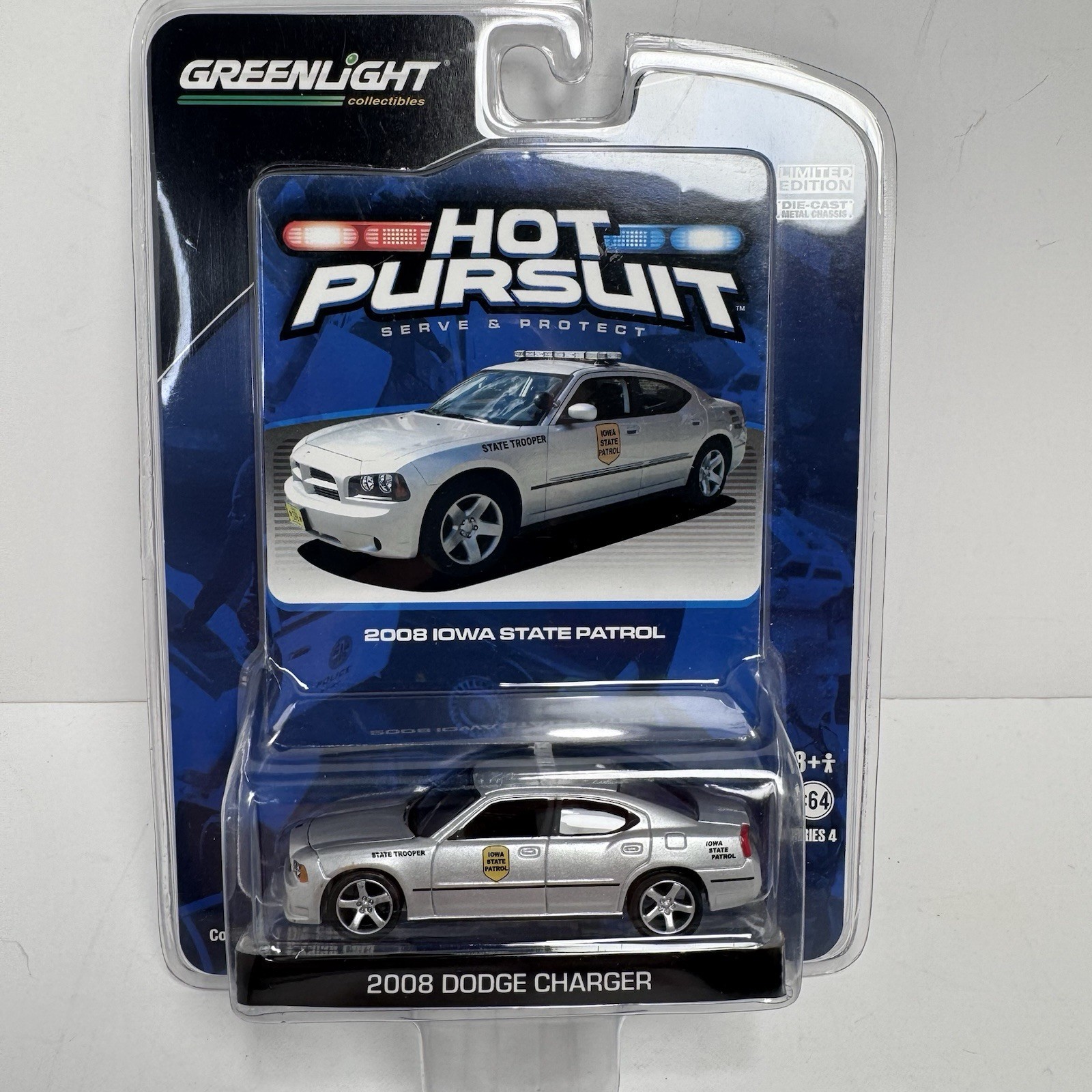 GreenLight Hot Pursuit 2008 Dodge Charger Iowa State Patrol 1:64
