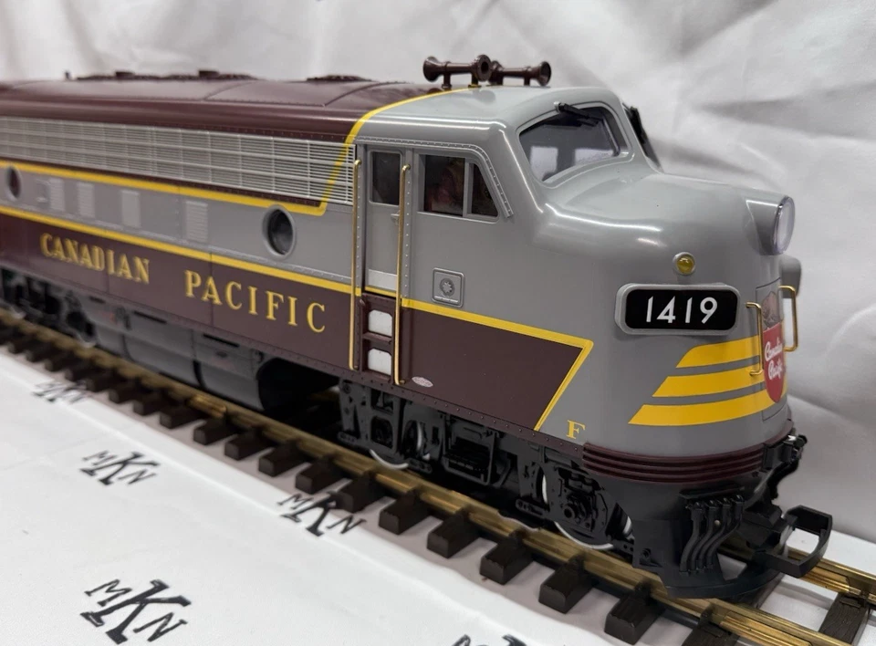LGB 27570 G Scale Canadian Pacific EMD F7 Powered Diesel Locomotive #1419 LN/Box - Image 2 of 4