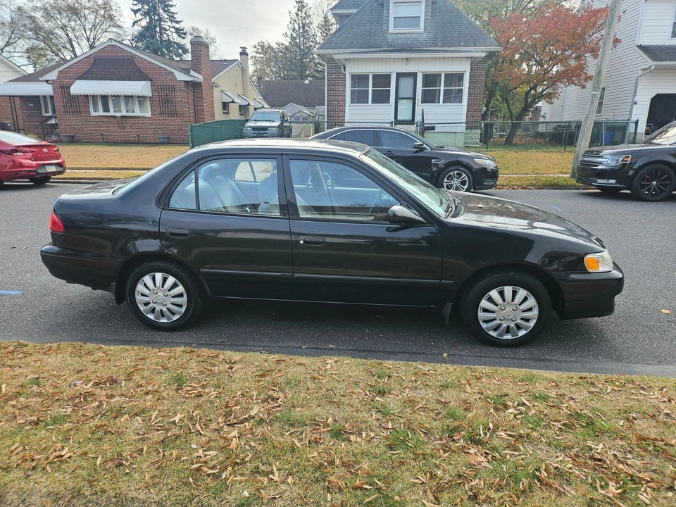 2002 Toyota Corolla CE - Image 2 of 4