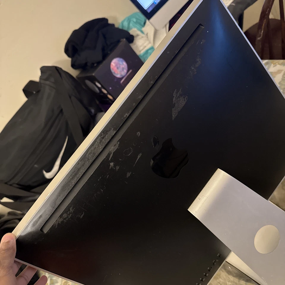 Apple: 21.5 (inch) Desktop-iMac | [Parts] - Image 4 of 4