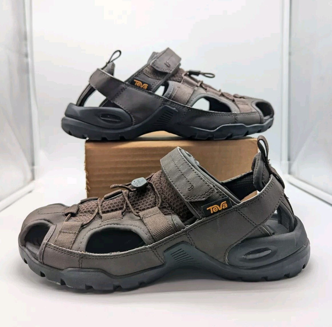 TEVA Men display picture 1