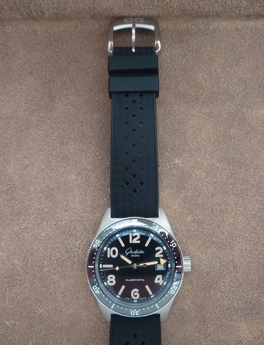 Glashütte Original SeaQ Ref 1-39-11-06-80-33 Black Dial and Rubber Strap 39.5mm - Picture 8 of 24