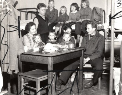 Germany Berlin Eastern Refugees Family Maria Sack & 10 Children old Photo 1959
