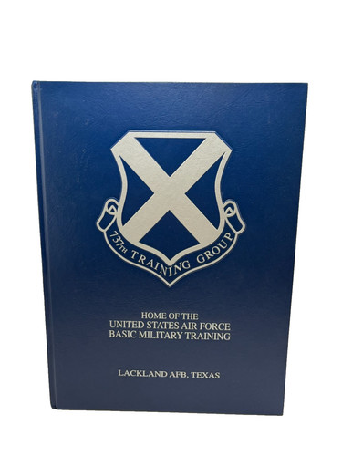 2000United States Air Force737thTraining Group Lackland AFB TexasYearbook Squ322