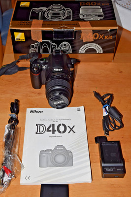 Nikon D40x mit AF-S NIKKOR 18-55mm 1:3.5-5.6 G II ED Zubehörpaket 2559 Auslösung