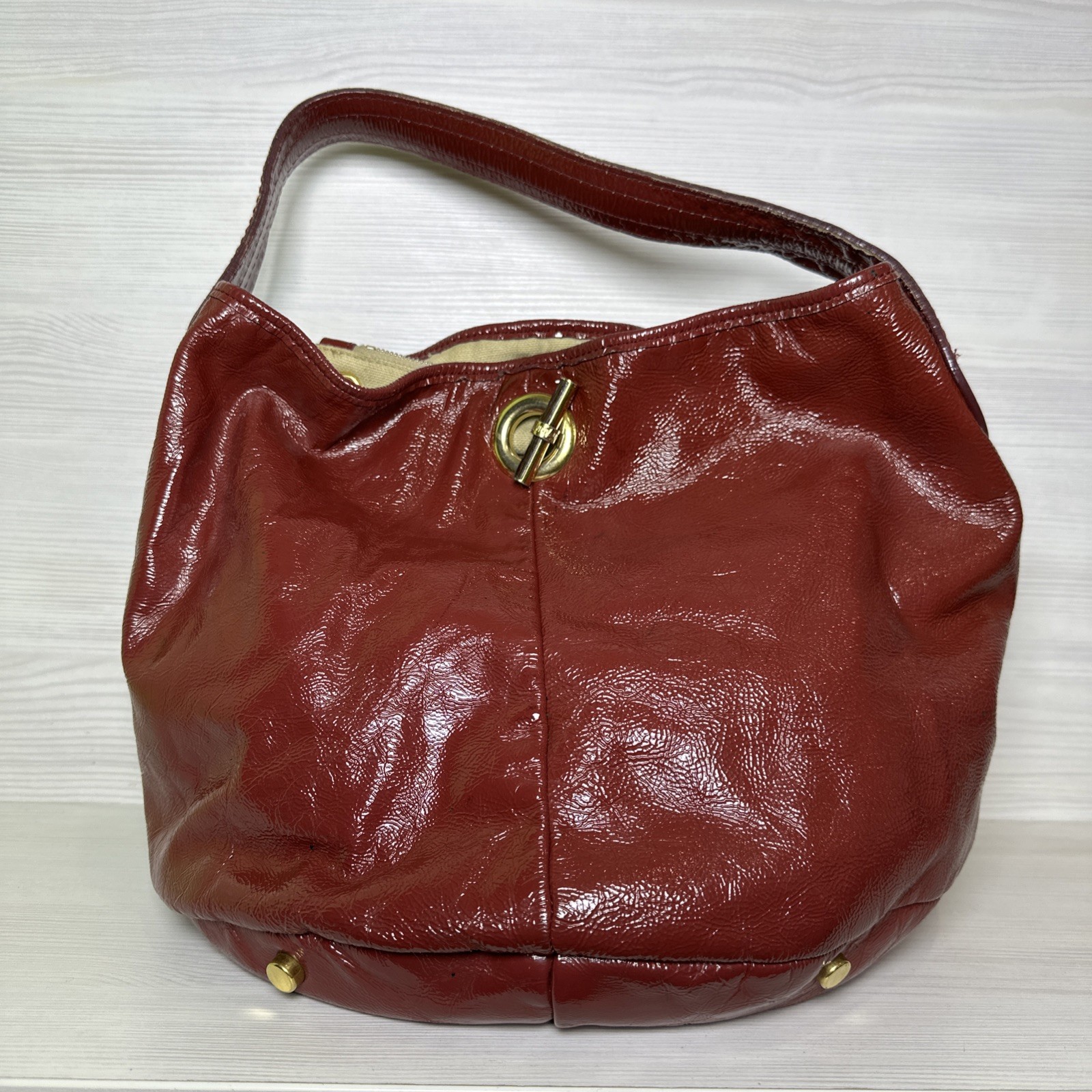 Borsa hobo YSL Yves Saint Laurent in pelle verniciata