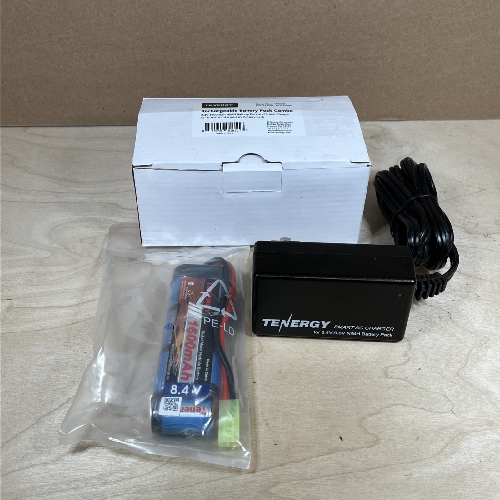 Tenergy 8.4V NiMH Airsoft 1600mAh Flat Battery Pack with Cha