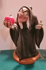 1995 WDCC Walt Disney Classics Collection Snow White Witch Take The Apple Dearie
