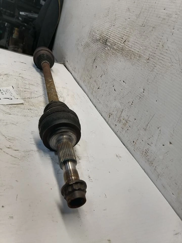 Eje trasero derecho pasajero se adapta 06-13 LEXUS IS250 1543187 Foto 2 de 4