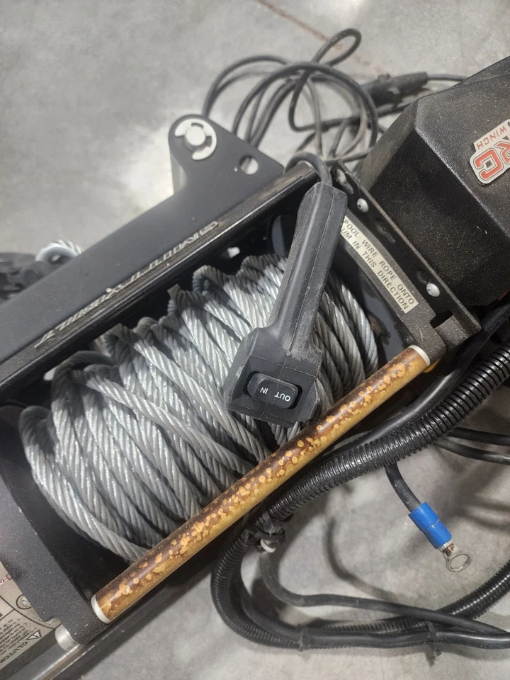 9500lb Winch. Smitty Built brand, new condition, with controller. - Image 2 of 4
