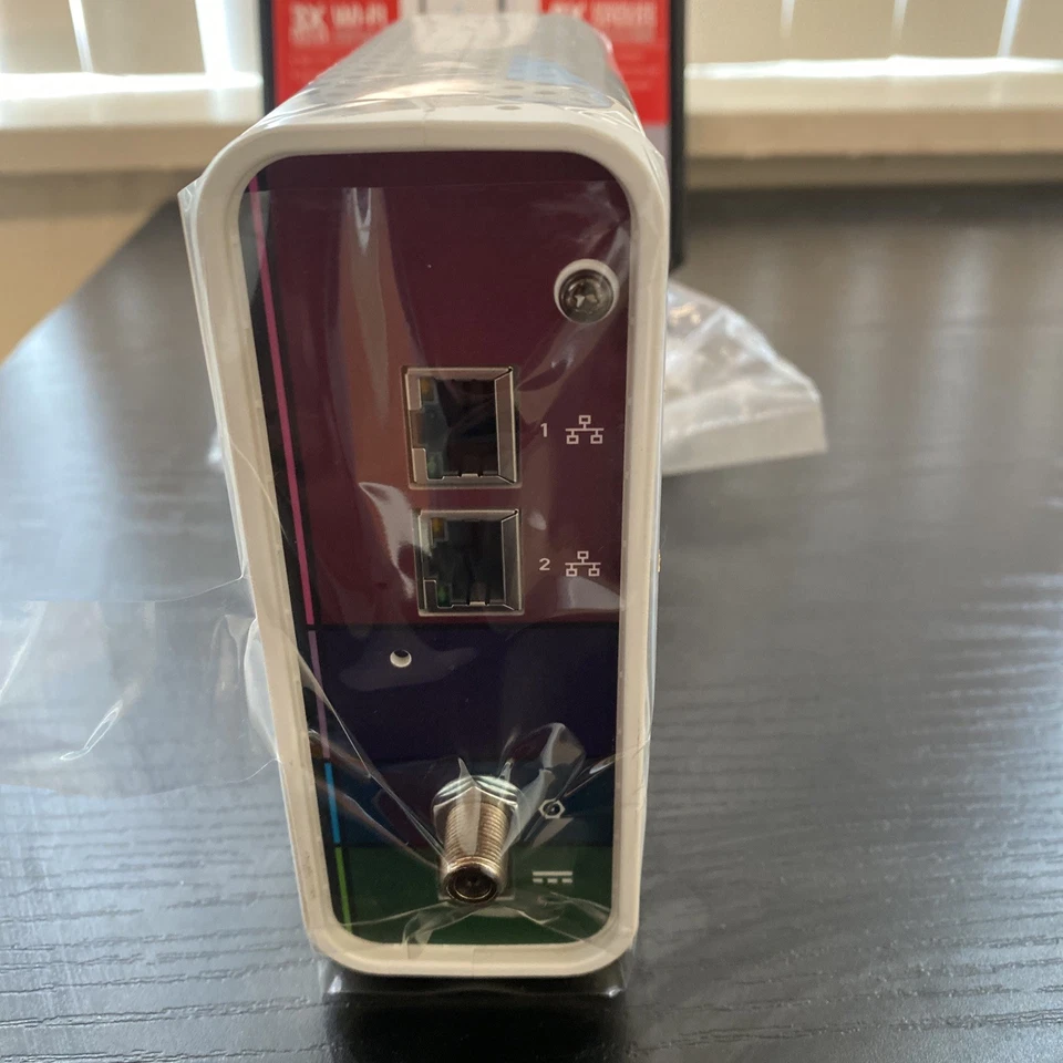 New ARRIS Surfboard Docsis 3.0 Cable Modem & AC1600 Dual Band Wi-Fi Router - Image 4 of 4