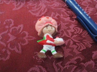 Vintage Strawberry Shortcake PVC 2 '' mini  Cake Dessert Pie Girl walking part