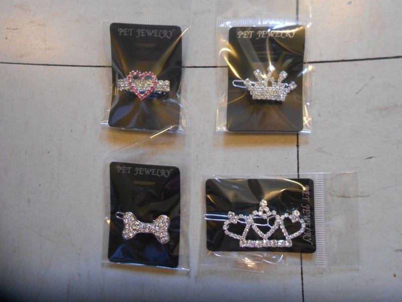 LOT OF 4 NIP UNBRANDED RHINESTONE PET JEWELRY