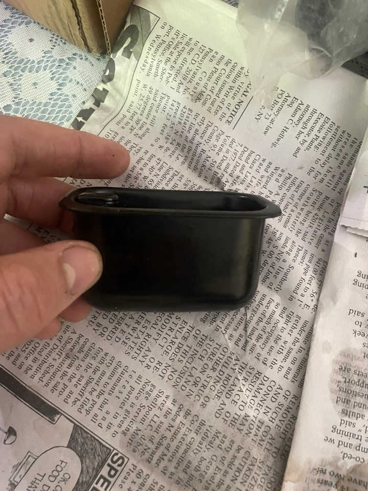 通用原始设备制造商烟灰缸 1995 - 1999 年雪佛兰 Lumina 和蒙特卡罗 14108686 二手 — 第 2/3 张图片