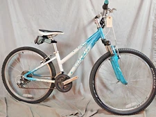 2016 Trek Skye WSD MTB Bike X-Small 13" Hardtail Grip Shimano Womens Blue