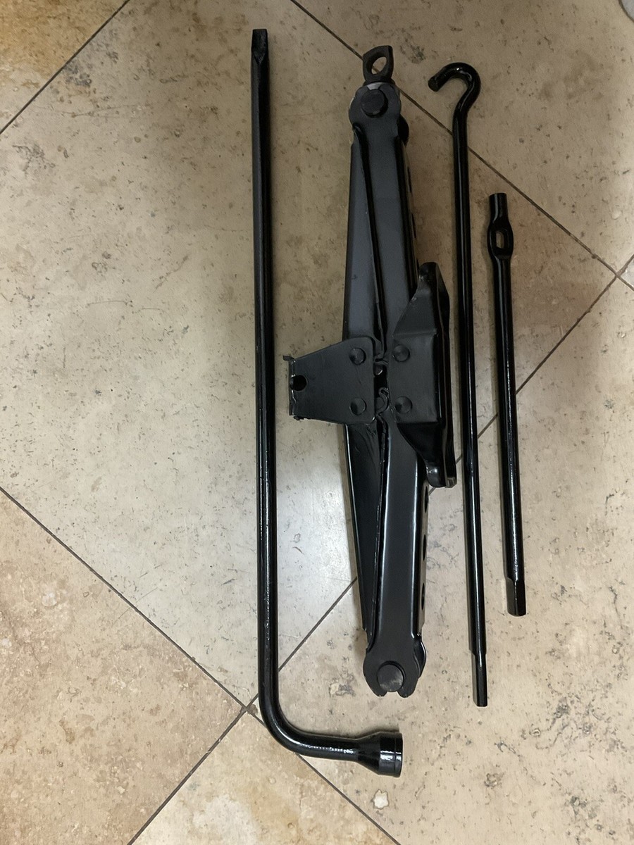 04-05-06-07-08-09-10-11 Ford Expedition Jack with Tools OEM 04-05-06-07-08-09-10-11 Ford Expedition Jack with Tools OEM