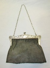 SAC de SOIREE ANCIEN EN COTTE  DE MAILLE métal argenté AUMONIERE art nouveau