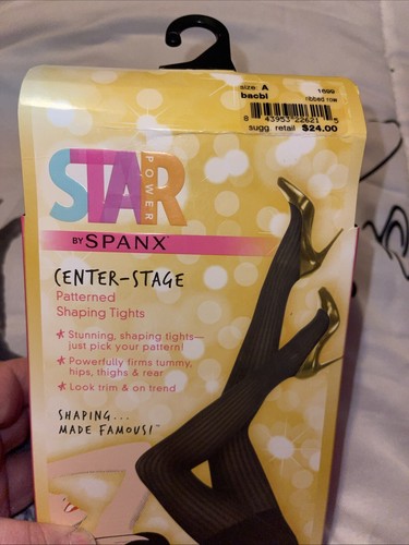Medias modeladoras Star Power by Spanx para mujer con una fila acanalada en el centro del escenario - Imagen 2 de 7