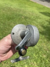 SCARCE VINTAGE ORIGINAL WORKING FIX-REEL FISHING REEL SWISS MADE LINE LURE