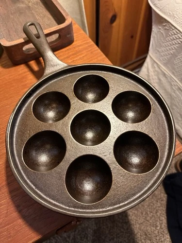 Vintage Griswold No. 962 No. 32 Æbleskiver Pan 7-Cup Cast Iron Danish Pancake