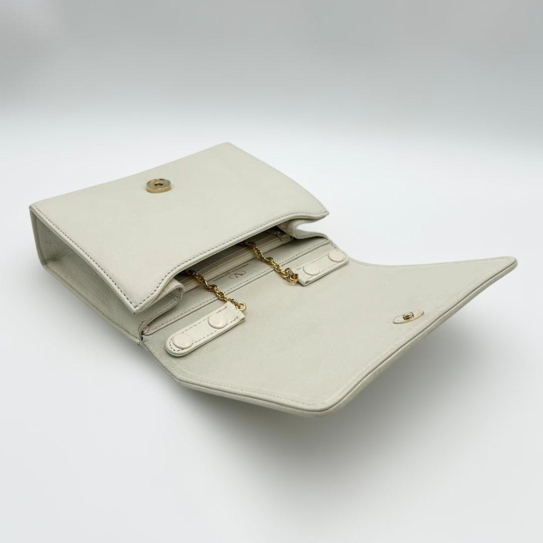 Valentino Garavani White Leather Chain Clutch Bag, Slightly Used Japan thumbnail 9