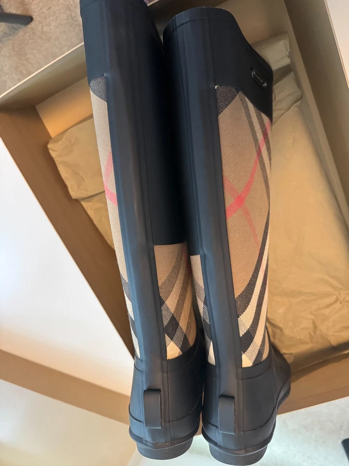 Botas altas Burberry Rubber Marsh Stamp para mujer Foto 4 de 4