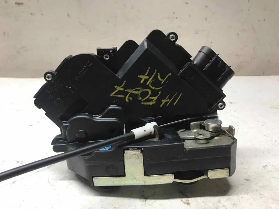 Smart Fortwo 2013 conjunto de pestillo de puerta de pasajero derecho OEM Foto 2 de 4