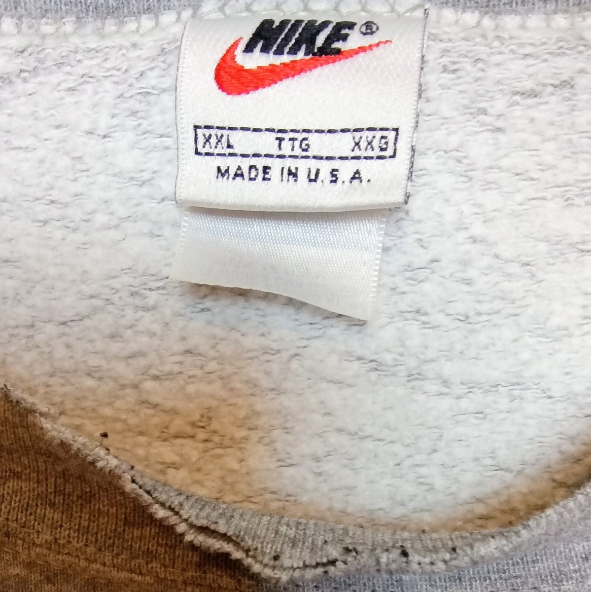Vintage 90's Nike Georgia Bulldogs Football Center Swoosh Vintage 90's Nike Georgia Bulldogs Football Center Swoosh