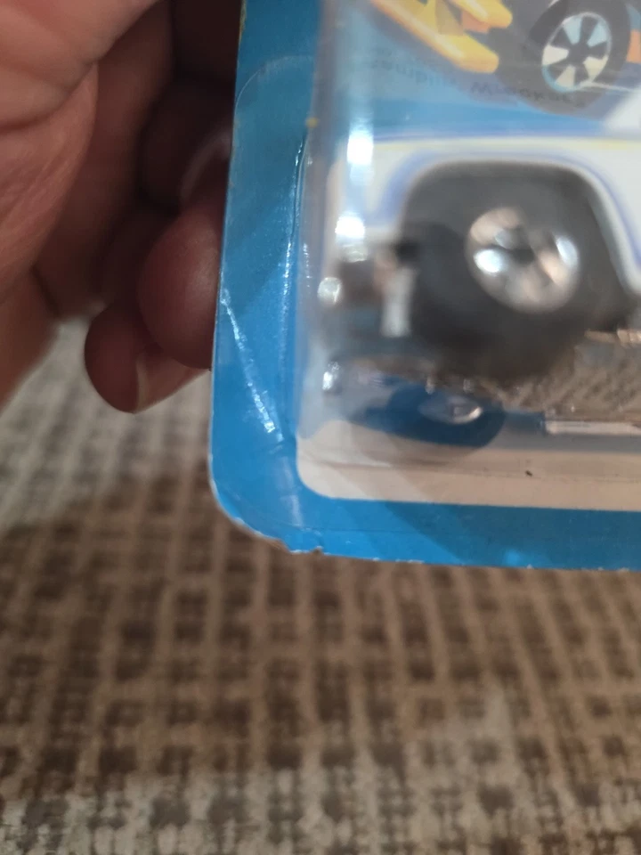 VINTAGE 1979 Hot Wheels White Ramblin' Wrecker Die-Cast No 7659 Blue Card, NIP! - Image 2 of 4